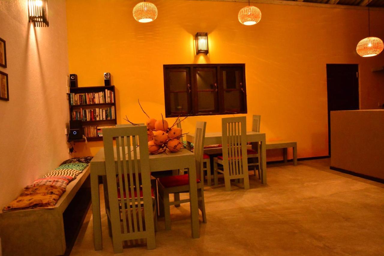 View Guesthouse & Bistro At Goyambokka Тангалла Экстерьер фото